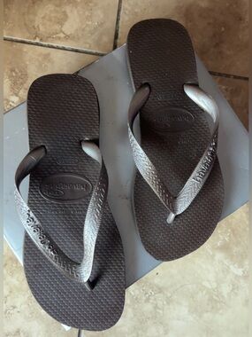 Havaianas | Brown Flip Flops Metallic Bronze Straps Sandals Shoes Women’s